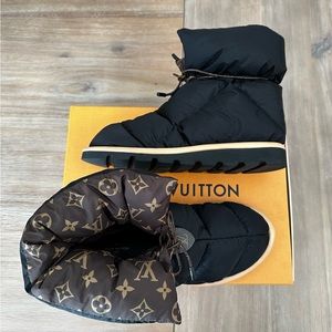 LOUIS VUITTON Pillow comfort ankle boots size 40